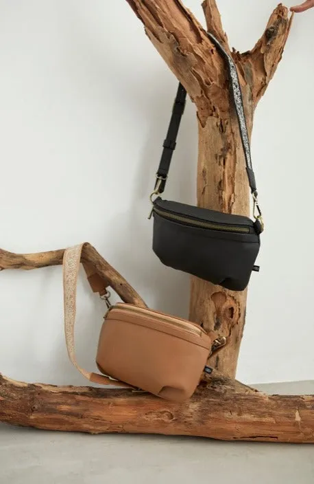 AGUSTINA - CESAR FANNY PACK