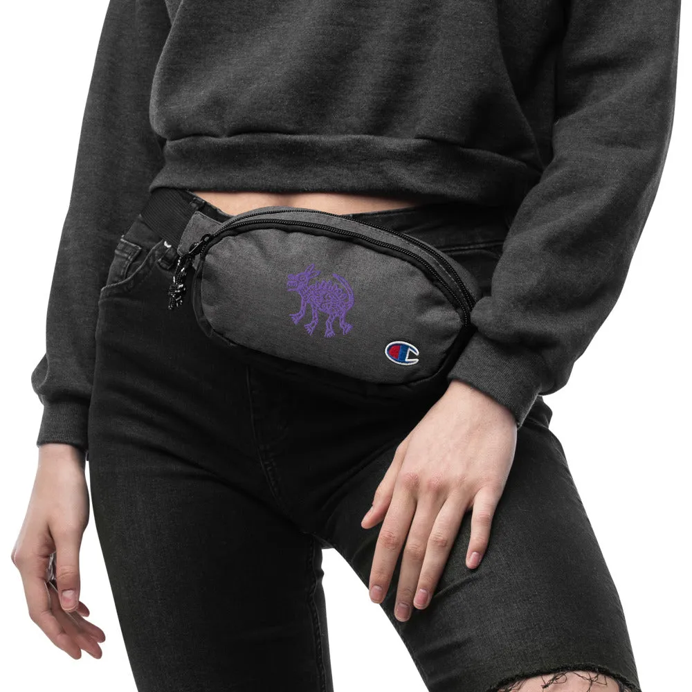 Embroidered Champion fanny pack Coyote